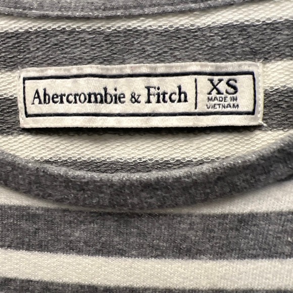 Abercrombie & Fitch Women’s Hi-Low Striped Long Sleeve Top Size XS Gray Cream - Picture 2 of 5